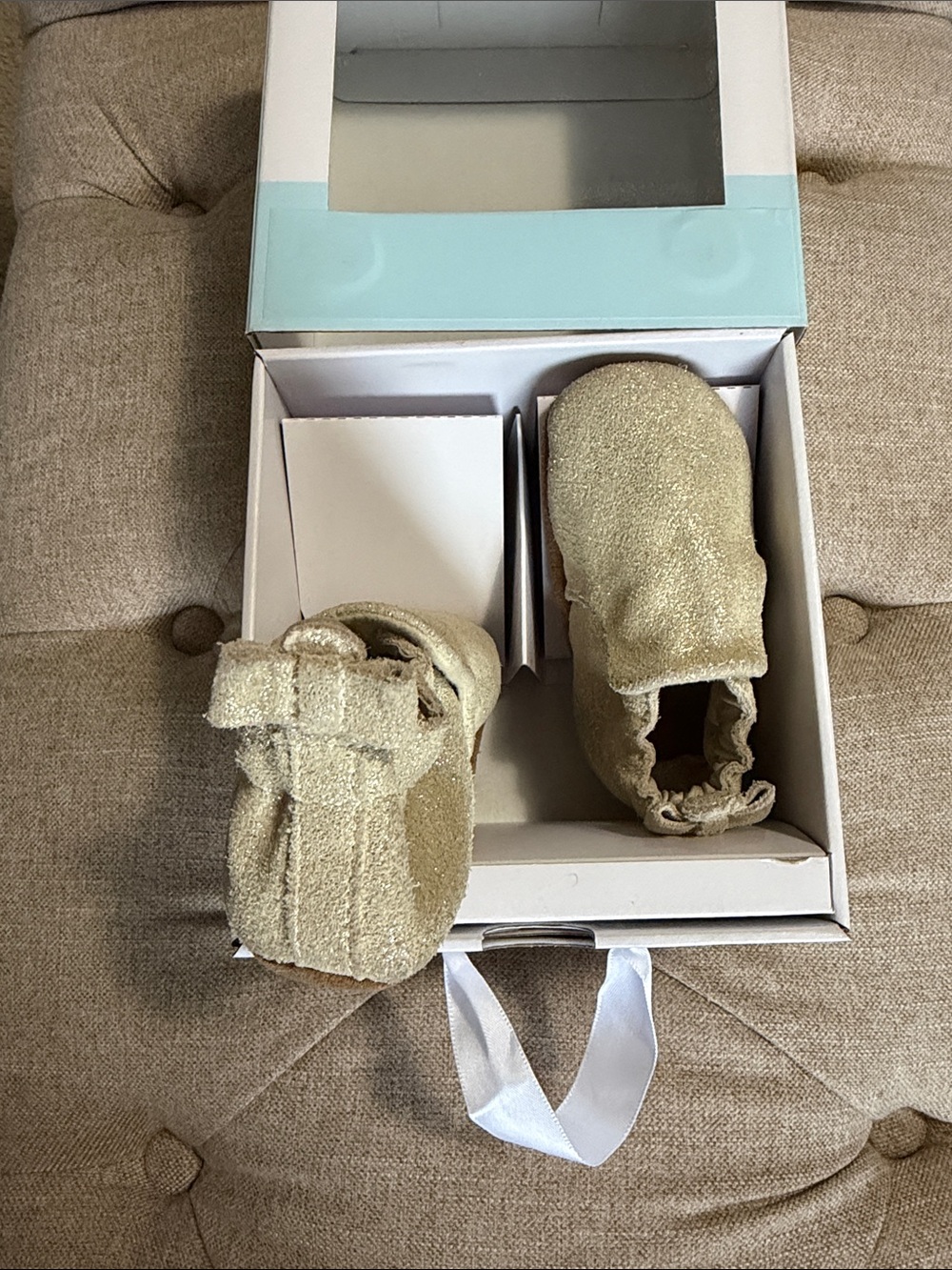 Robeez Gold Glitter Soft Soles Booties - Picture 4 of 4